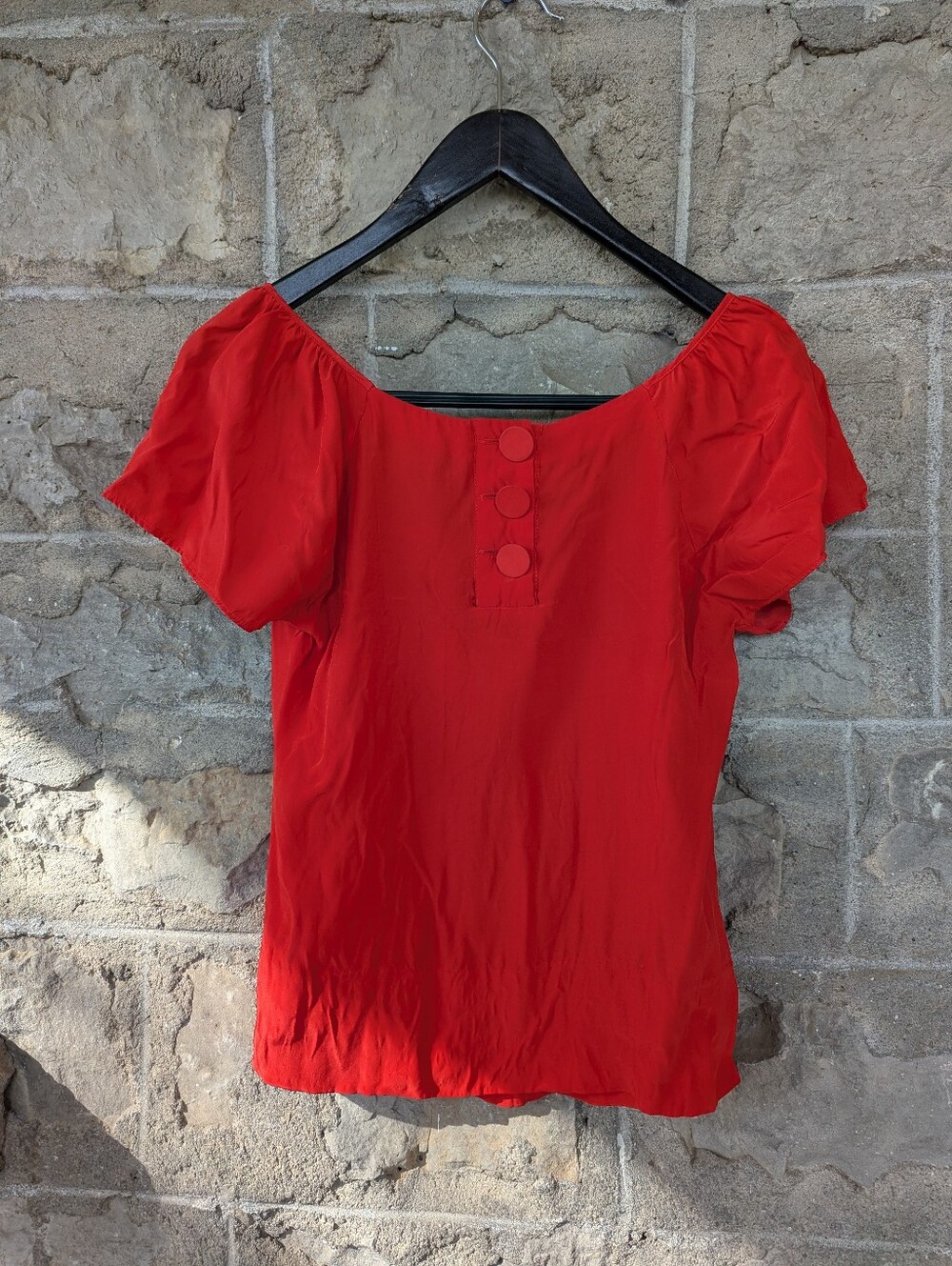 ARITZIA Central West Park 100% Silk Red Flowy Top Y2k - Picture 4 of 6